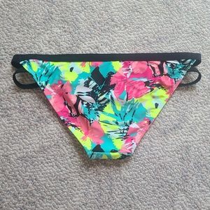 Nwt. Xhilaration bikini bottom. Xl.